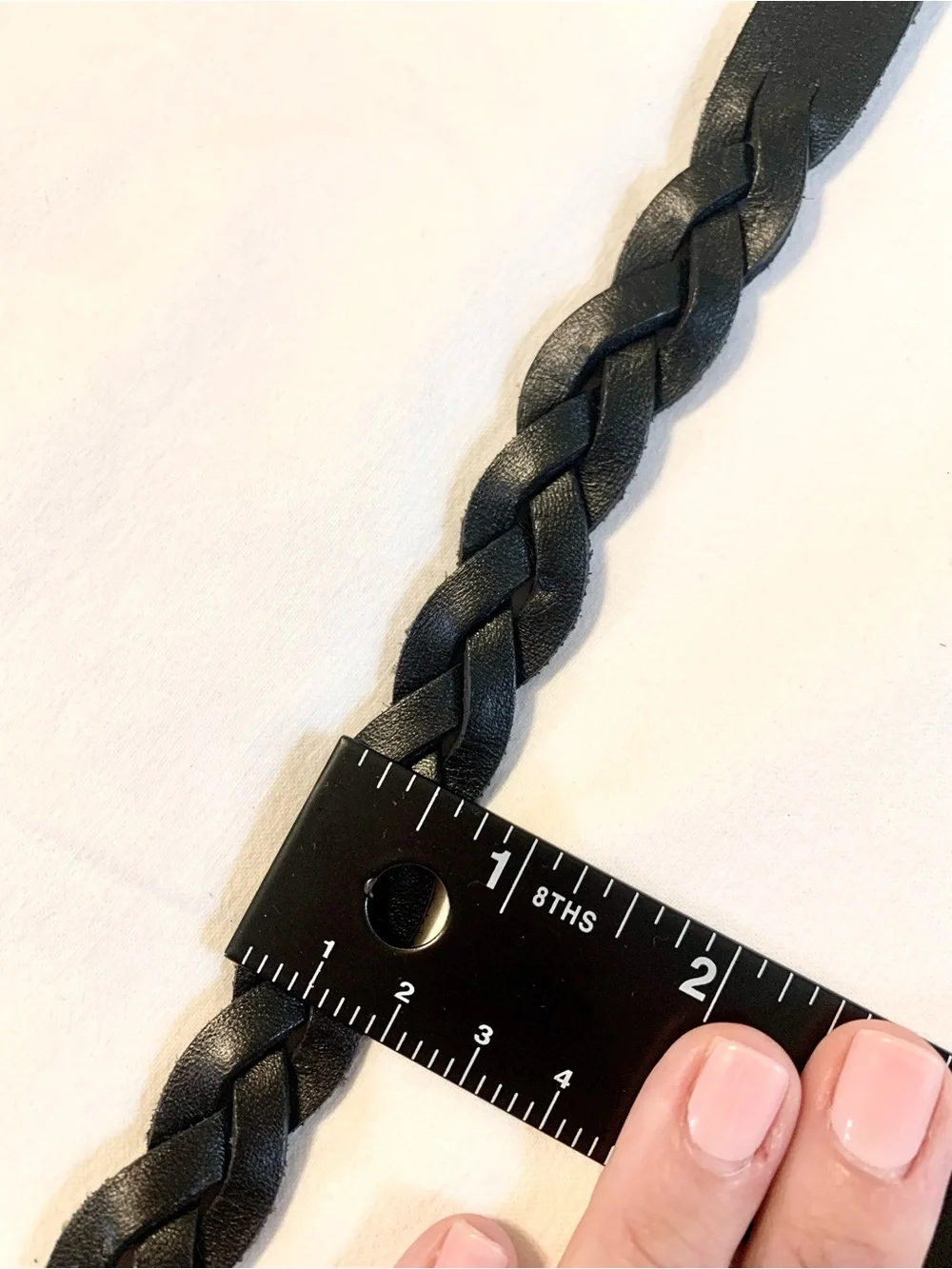American Eagle Women’s Black Leather Braided Belt. Large